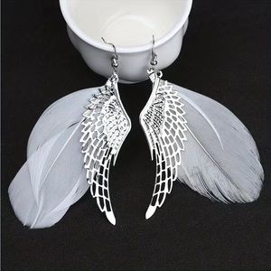 NIP Angel's Wing W/White Feather Earrings